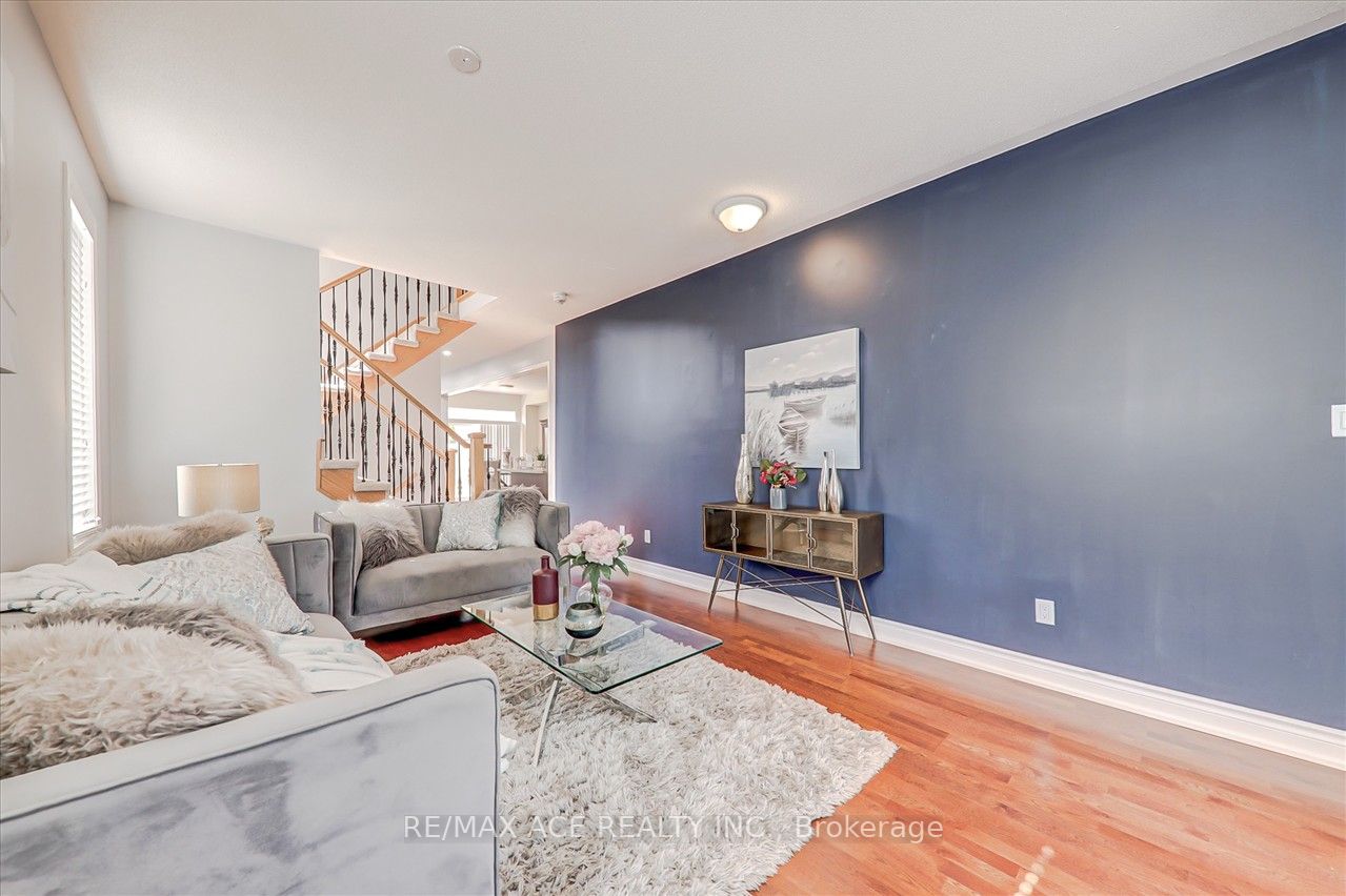 142 Hurst Dr