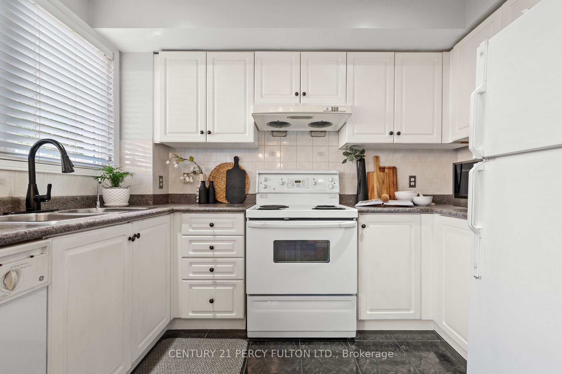 28 Rosebank Dr, #1206