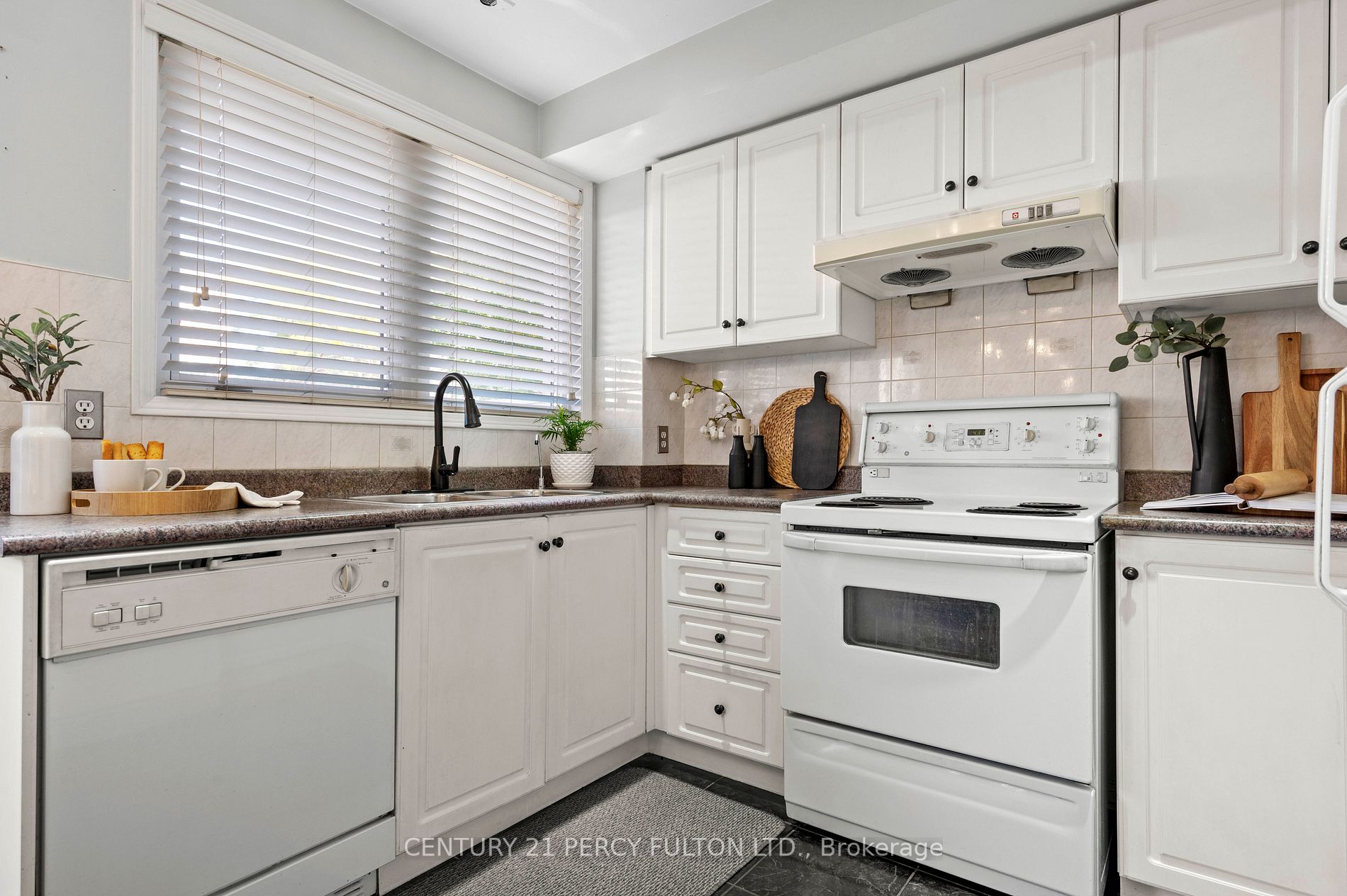 28 Rosebank Dr, #1206