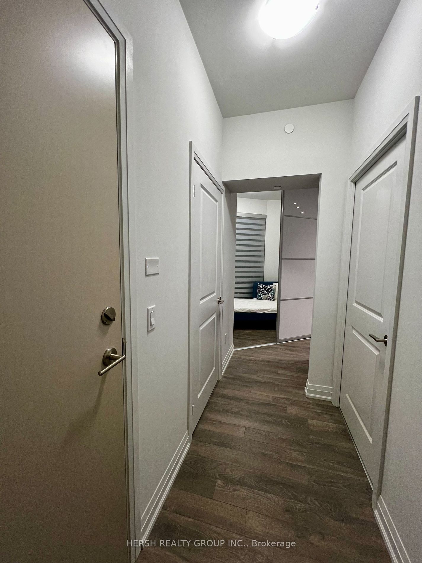10 meadowglen Place, #411