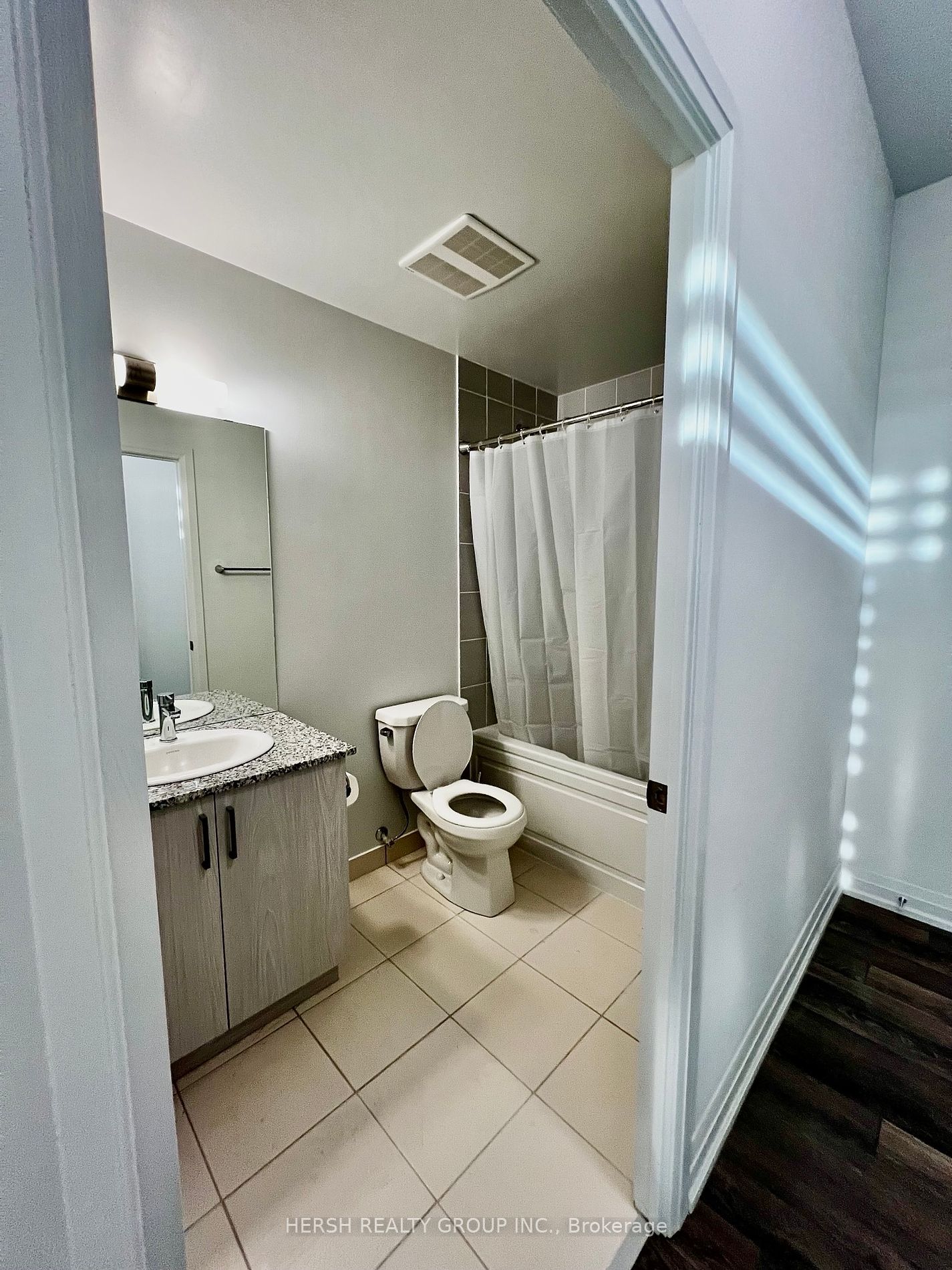 10 meadowglen Place, #411