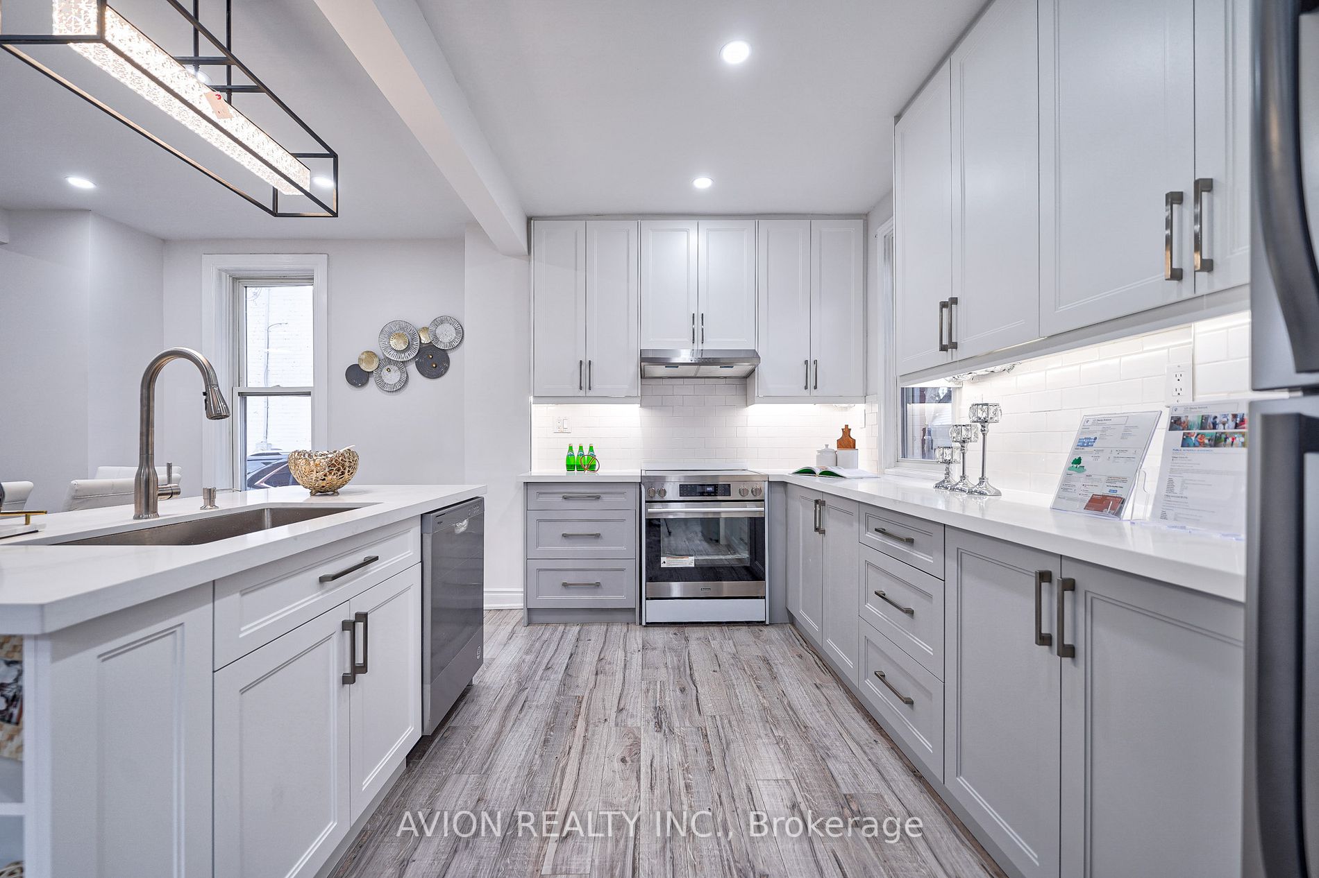 121 Stacey Ave