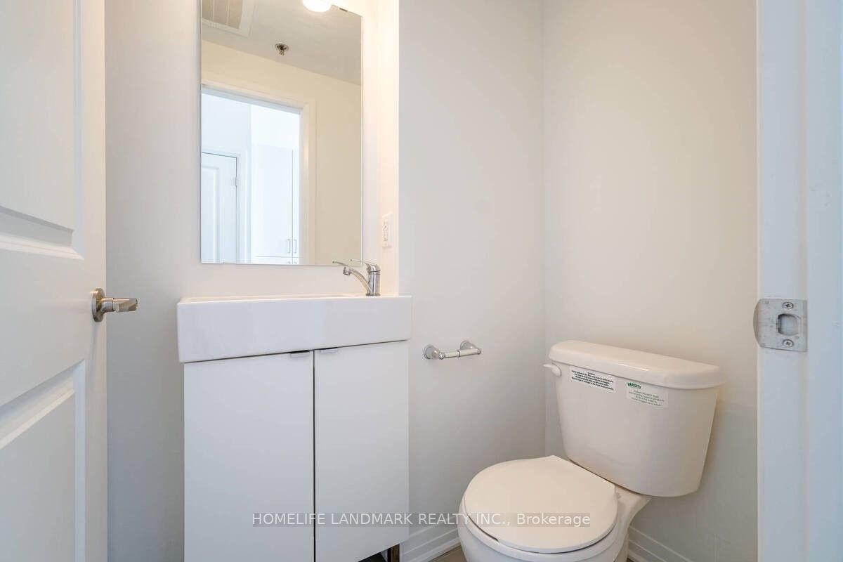 1900 Simcoe St N, #844