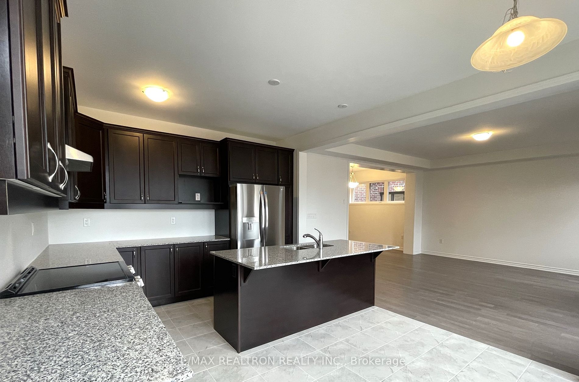 1505 Honey Locust Pl