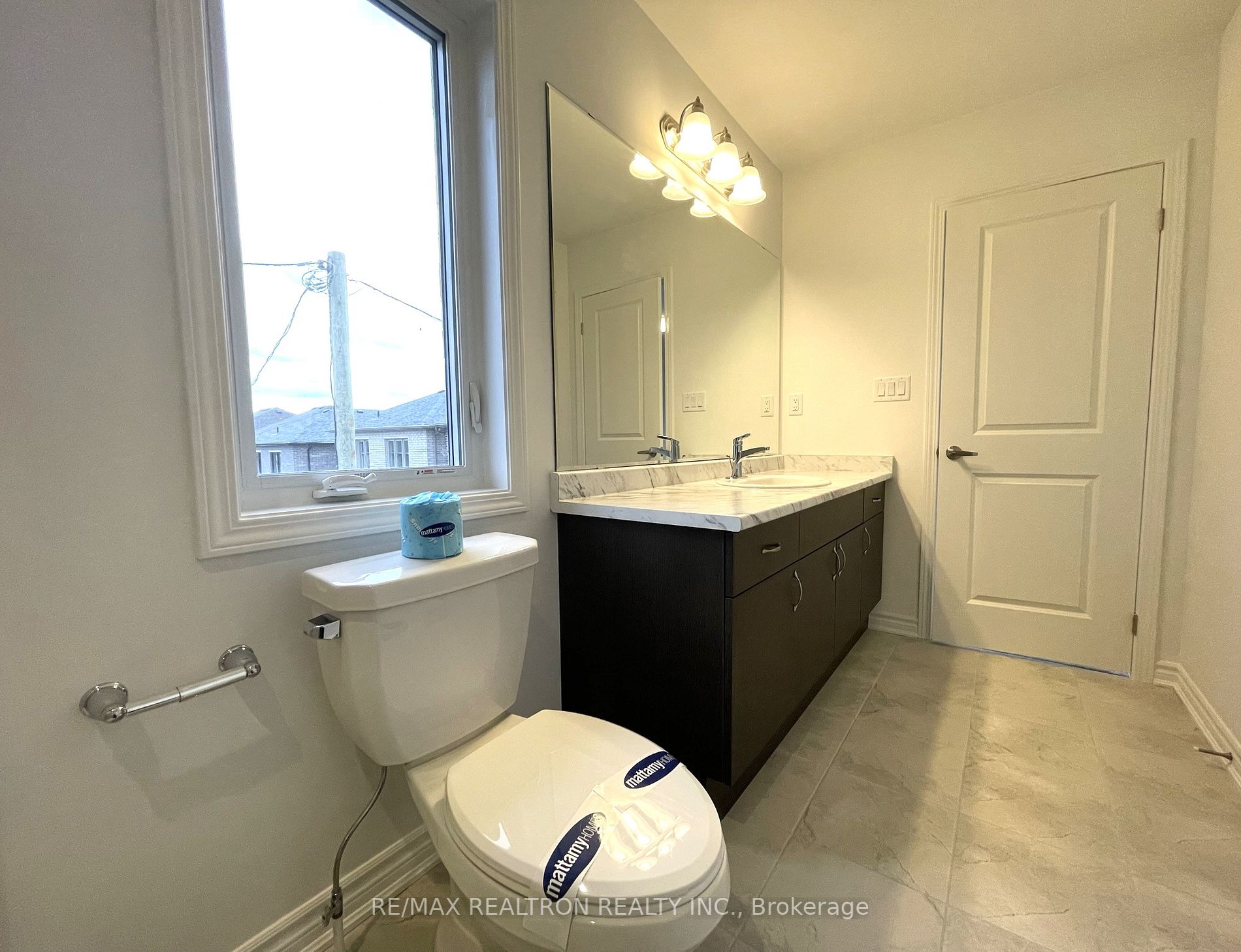 1505 Honey Locust Pl