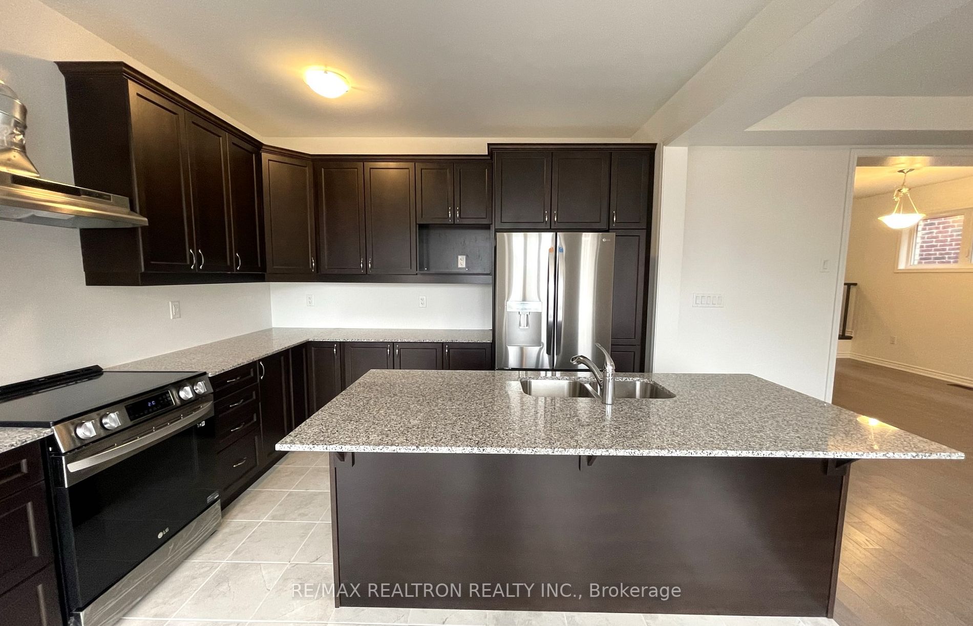 1505 Honey Locust Pl