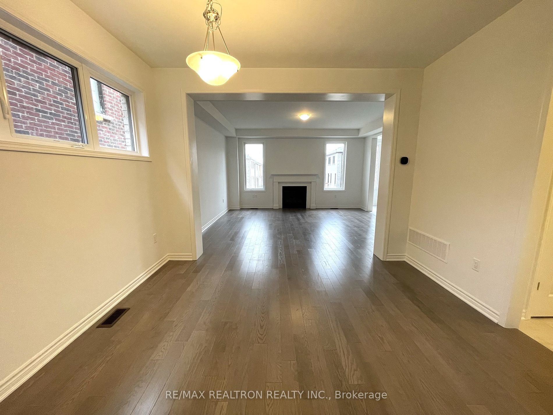 1505 Honey Locust Pl