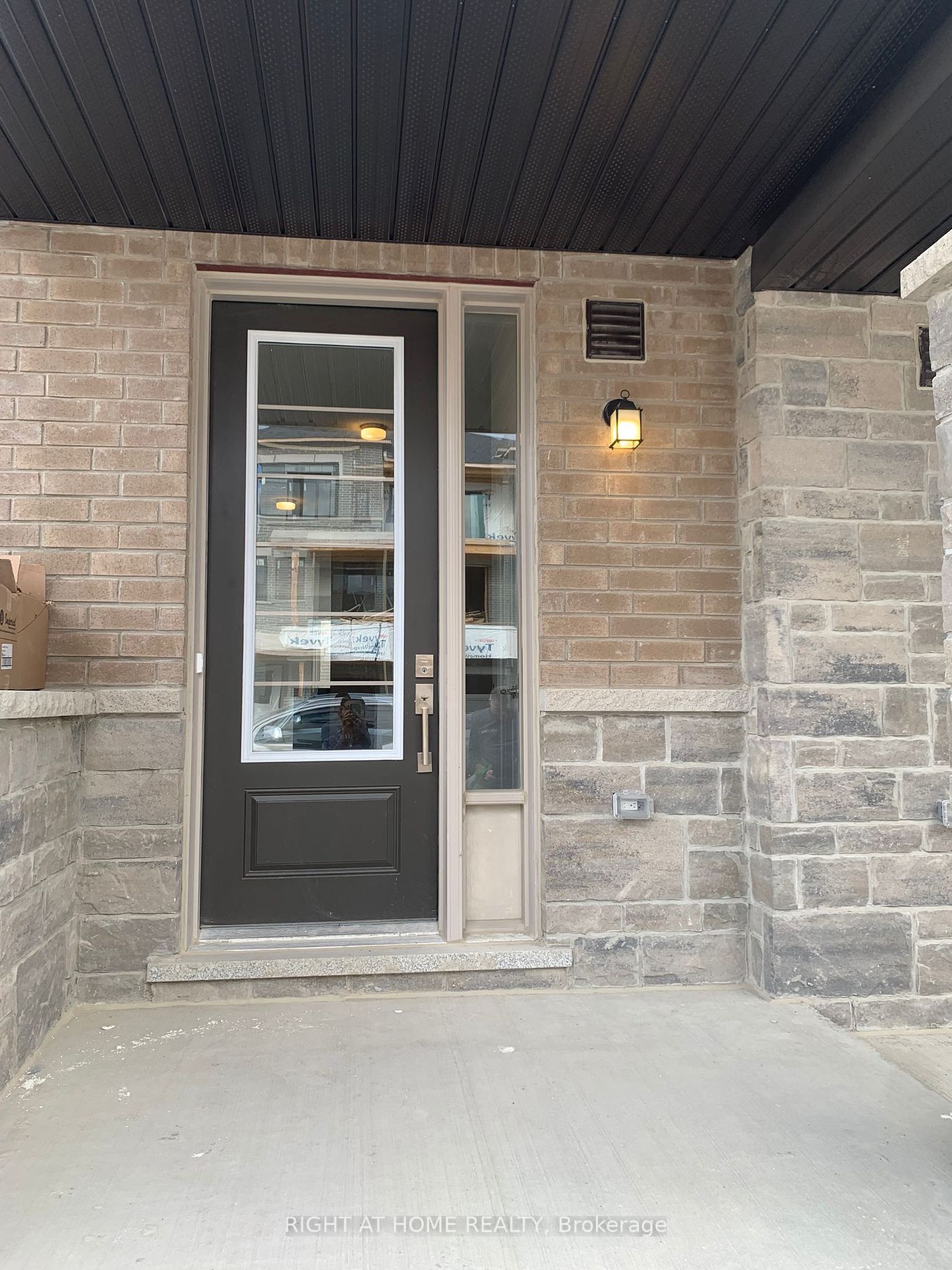 2038 Cameron Lott Cres