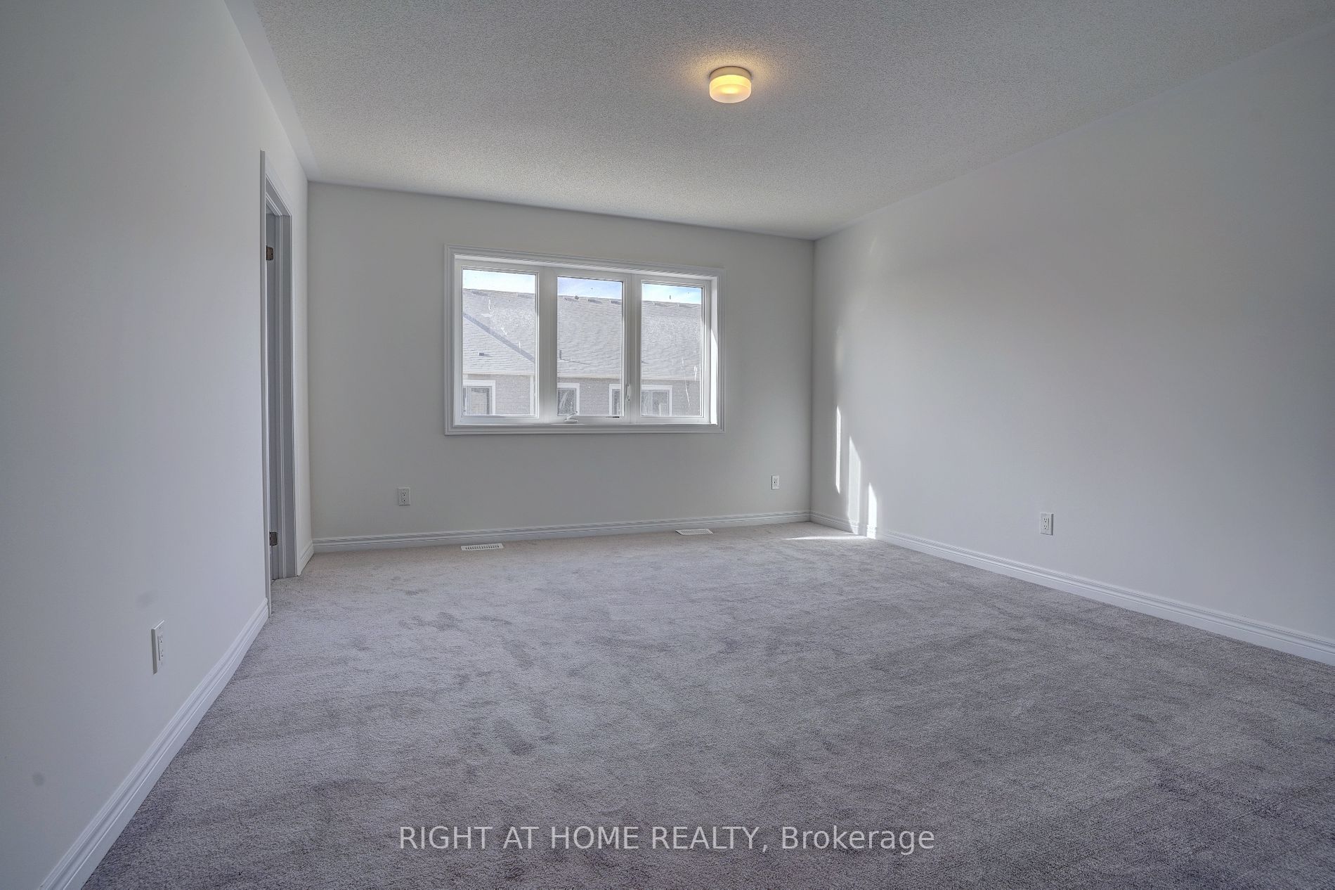 2038 Cameron Lott Cres