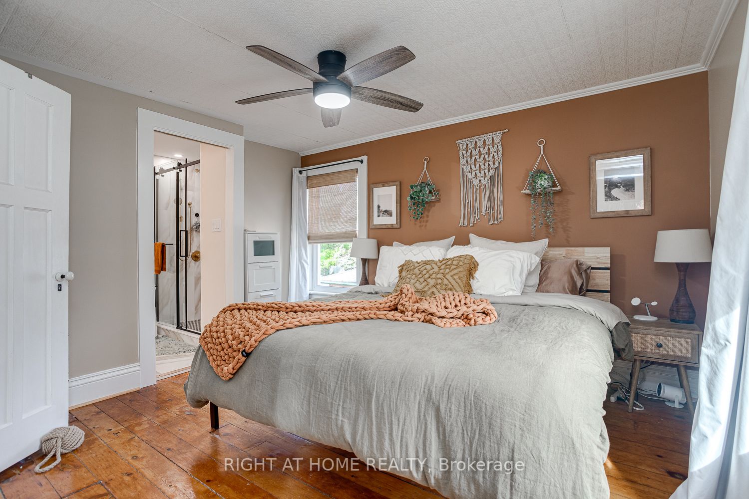 15474 Simcoe St