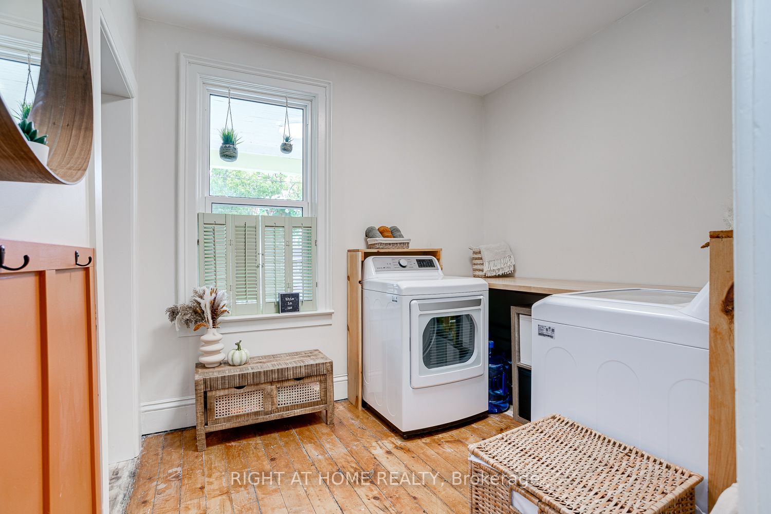 15474 Simcoe St