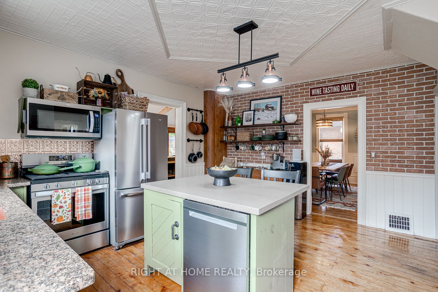 15474 Simcoe St