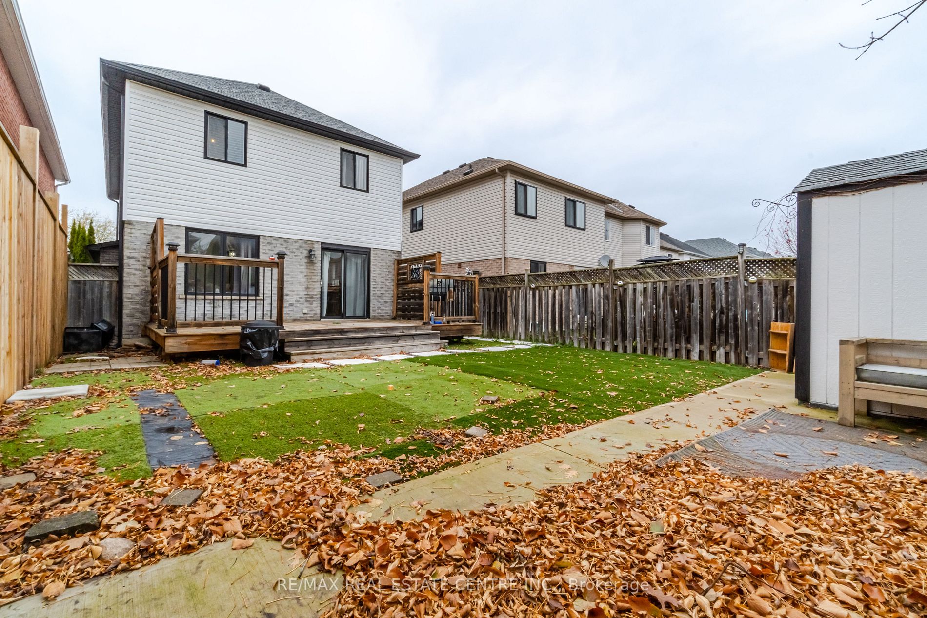 77 Lownie Crt