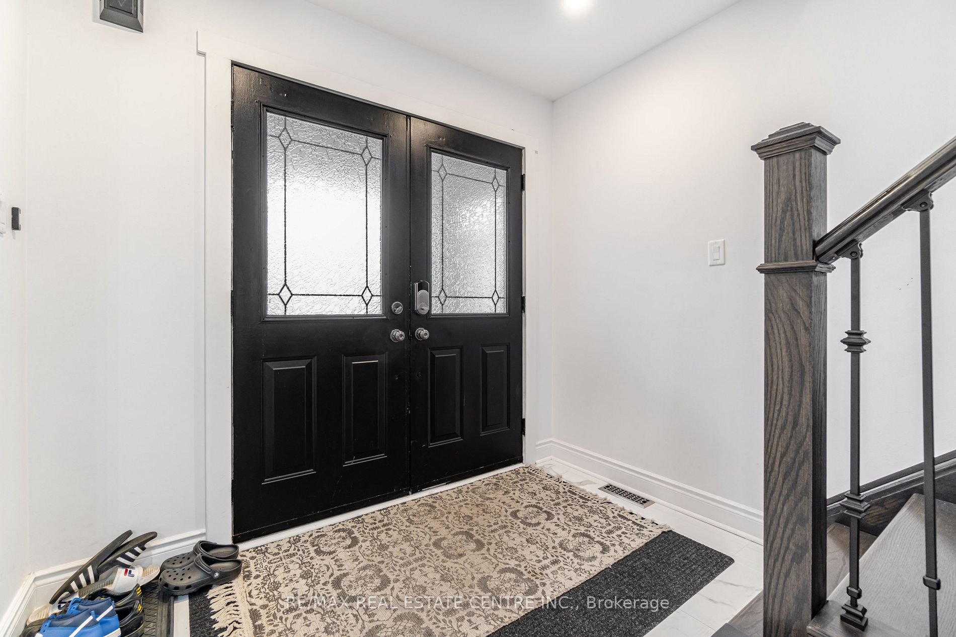 77 Lownie Crt