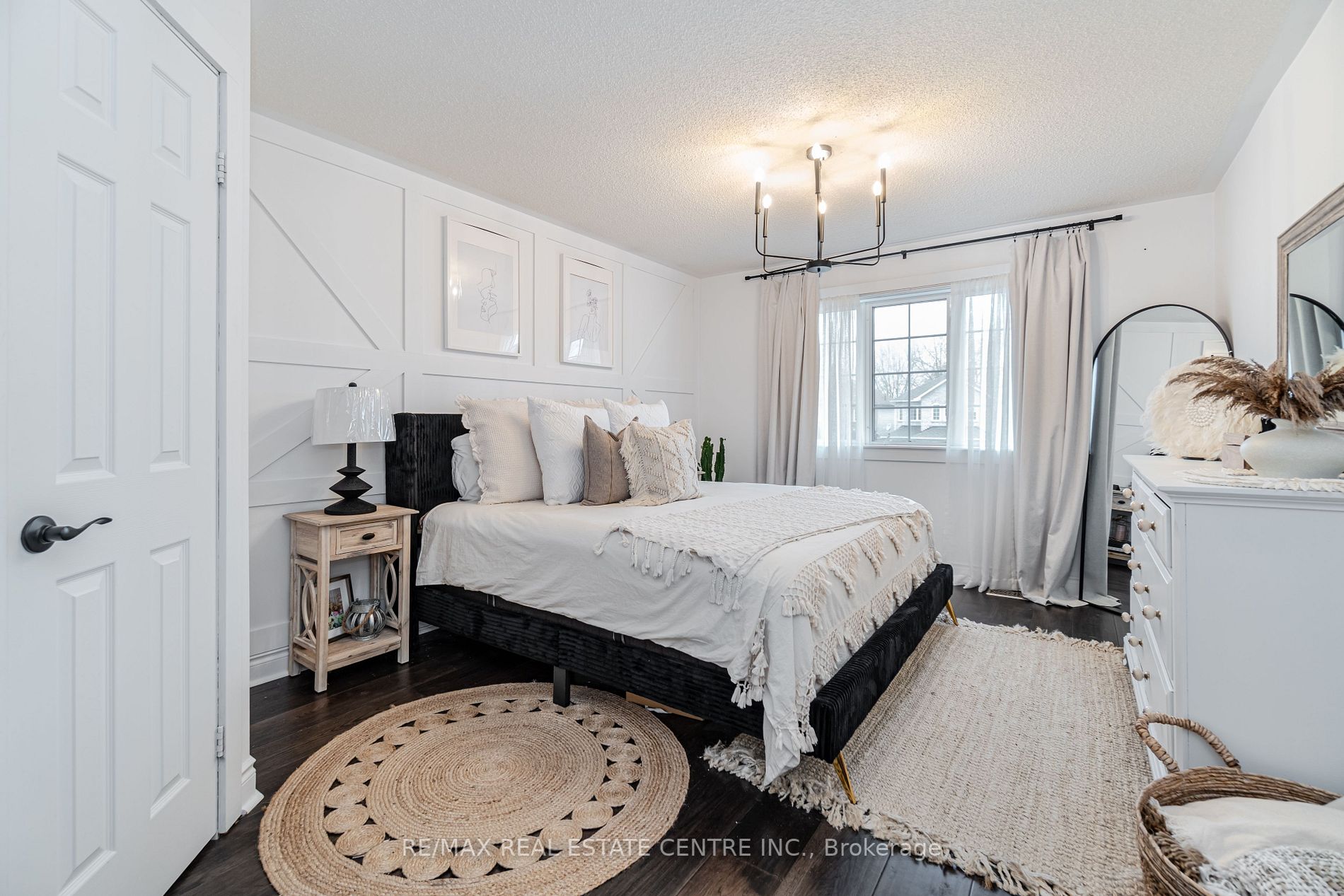 77 Lownie Crt