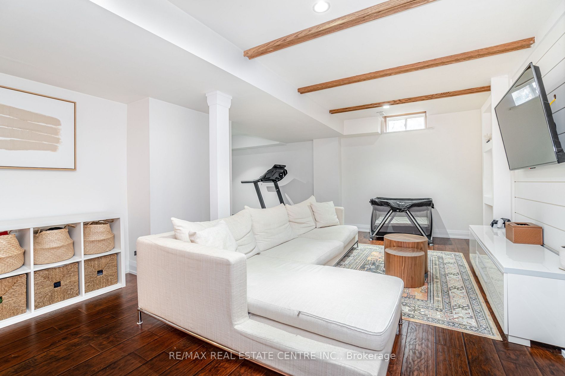 77 Lownie Crt