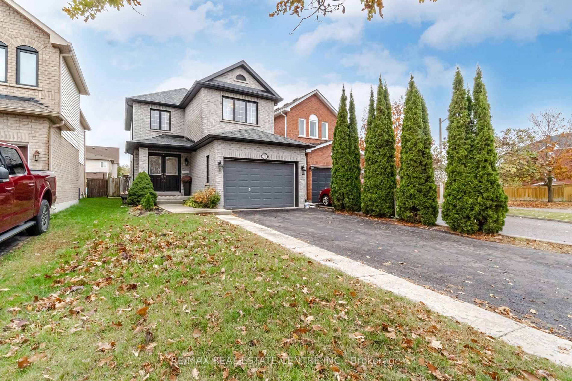 77 Lownie Crt