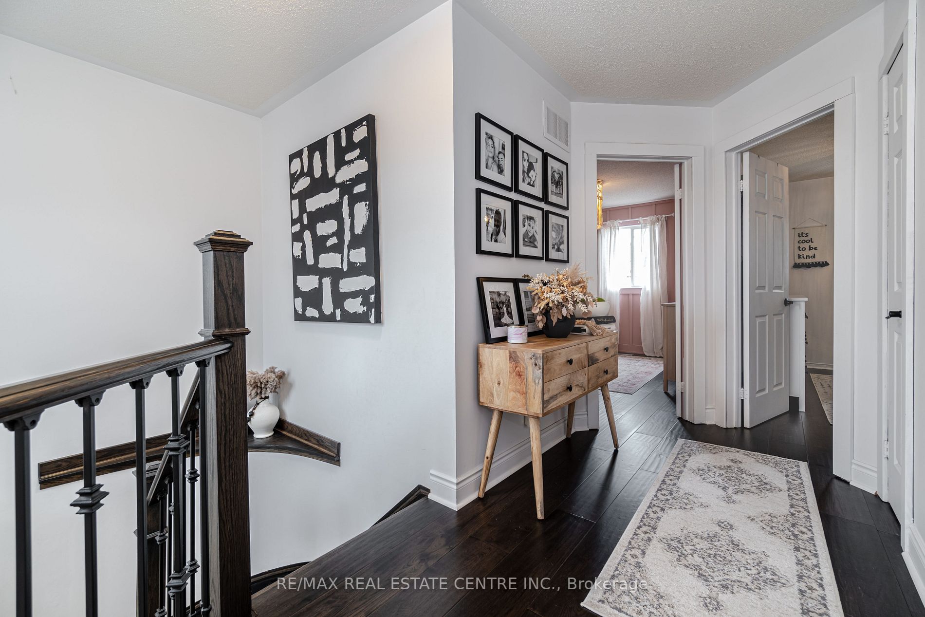 77 Lownie Crt