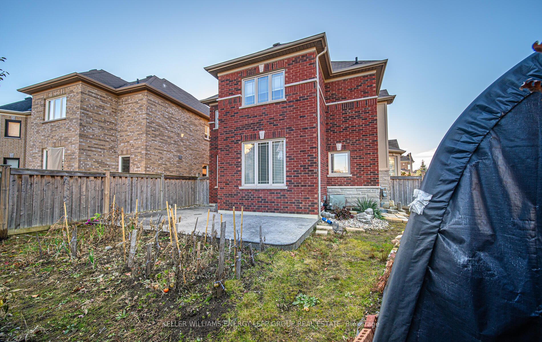 3 Debosky Crt