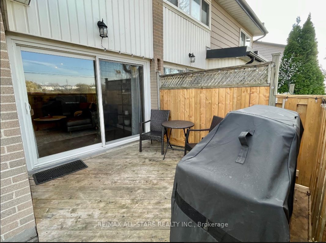 925 Bayly St, #28