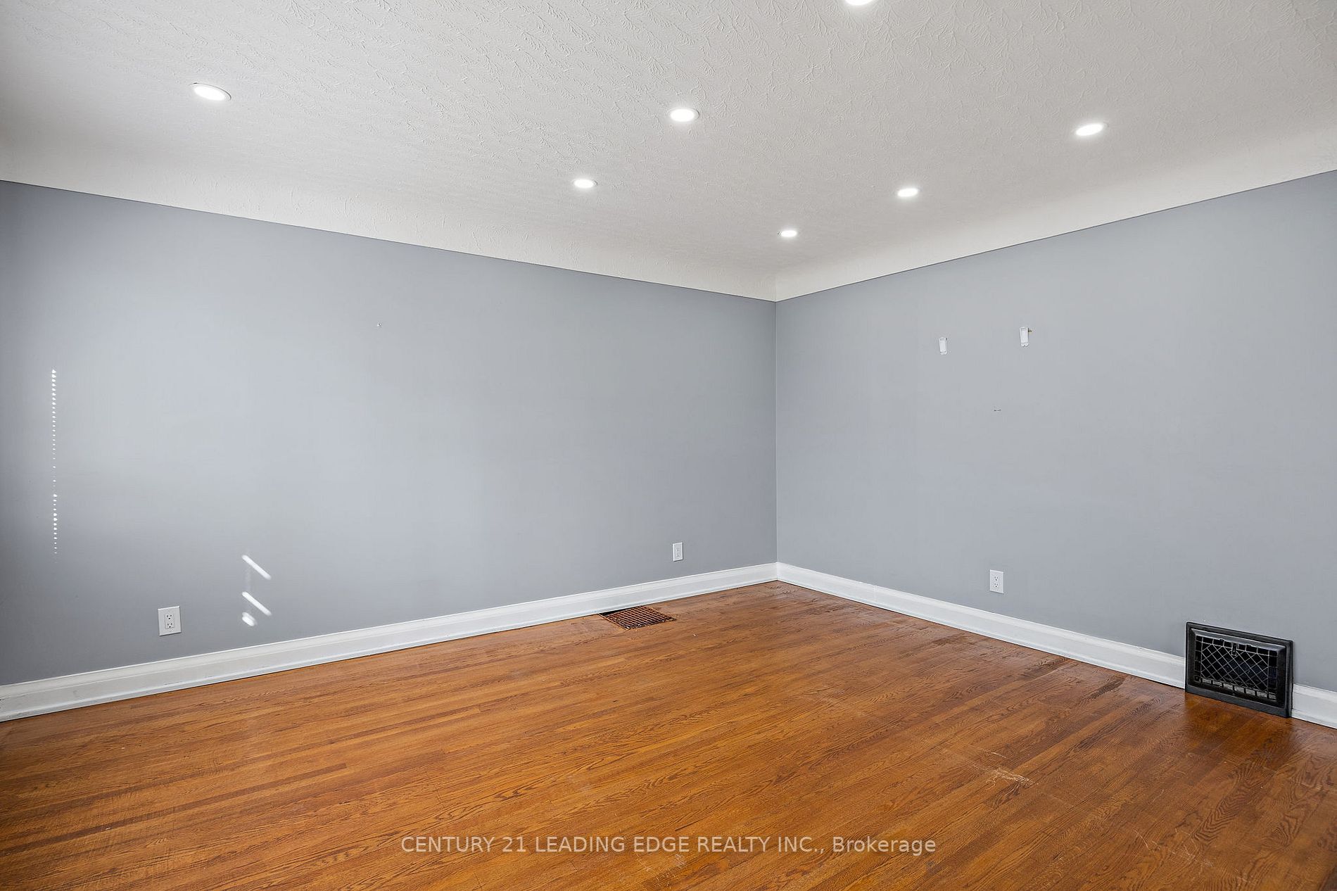 159 Cadillac Ave S