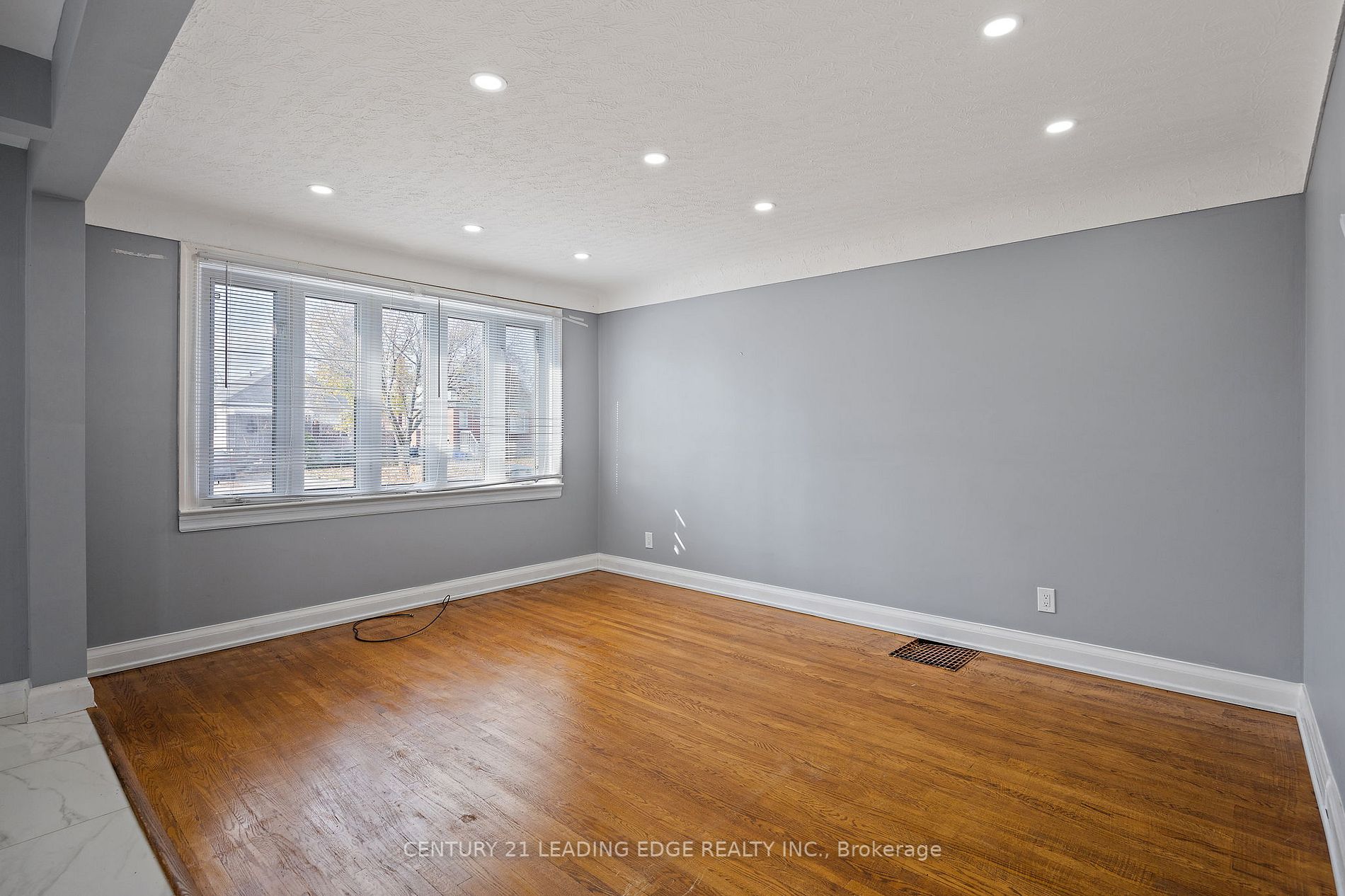 159 Cadillac Ave S