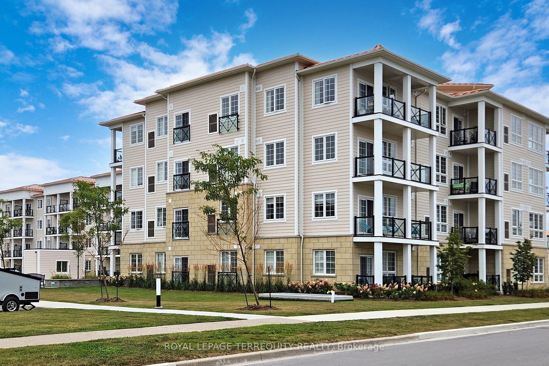 50 Lakebreeze Dr, #118