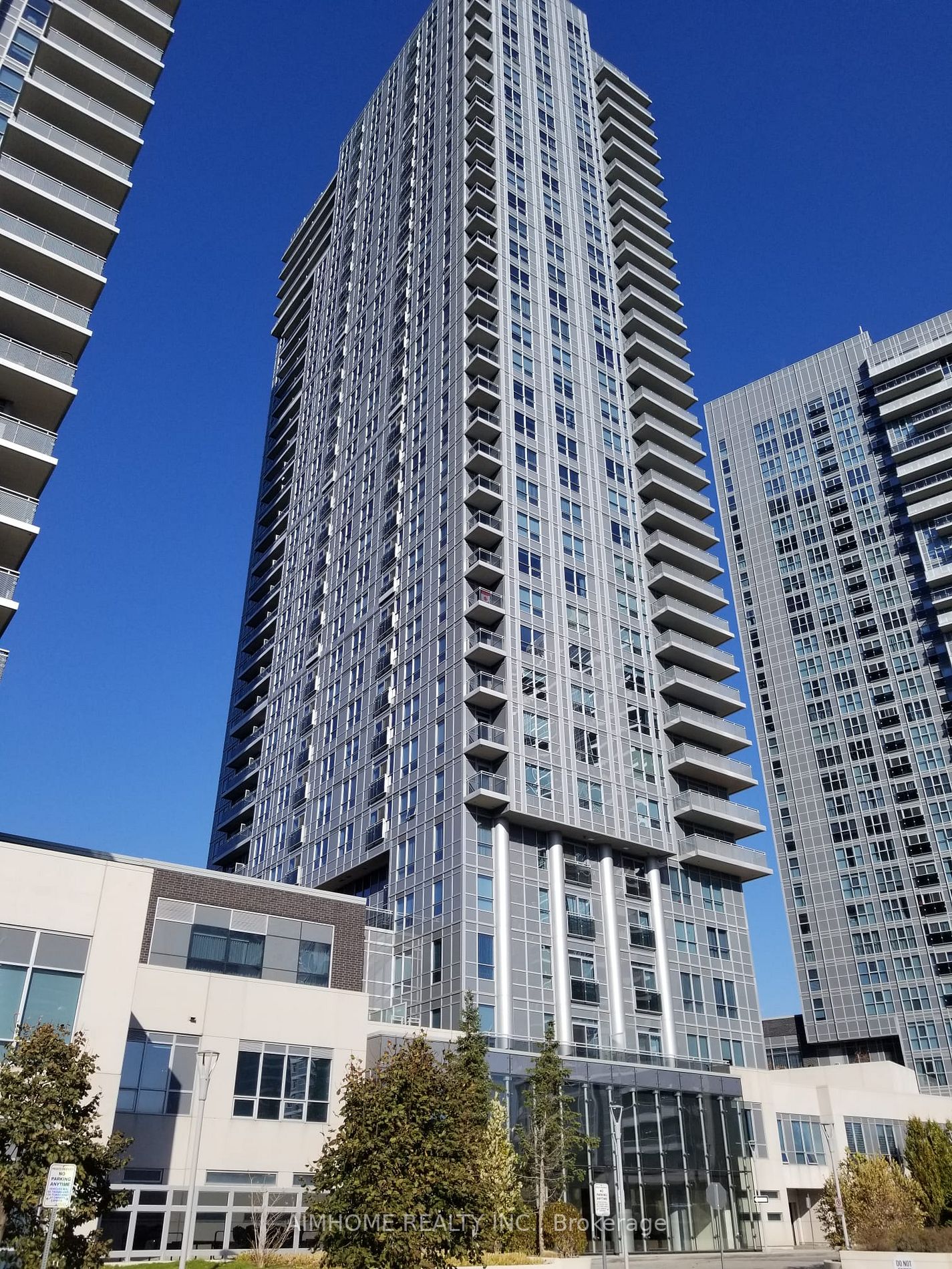 255 Village Green Sq, #1010
