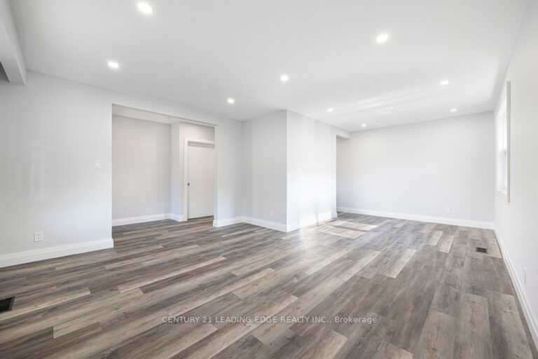 121 Hiscock Blvd