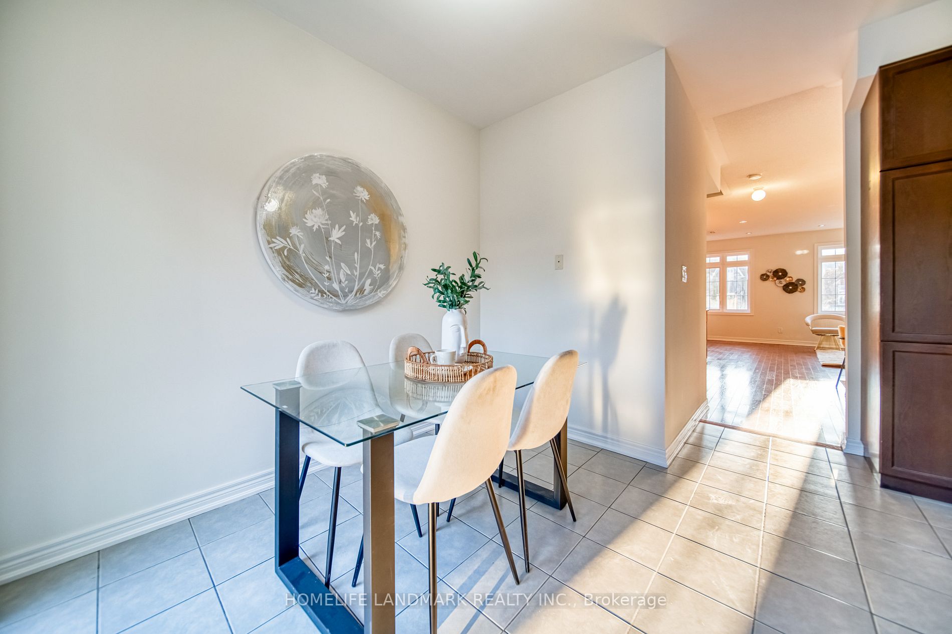 33 Thistlewaite Cres