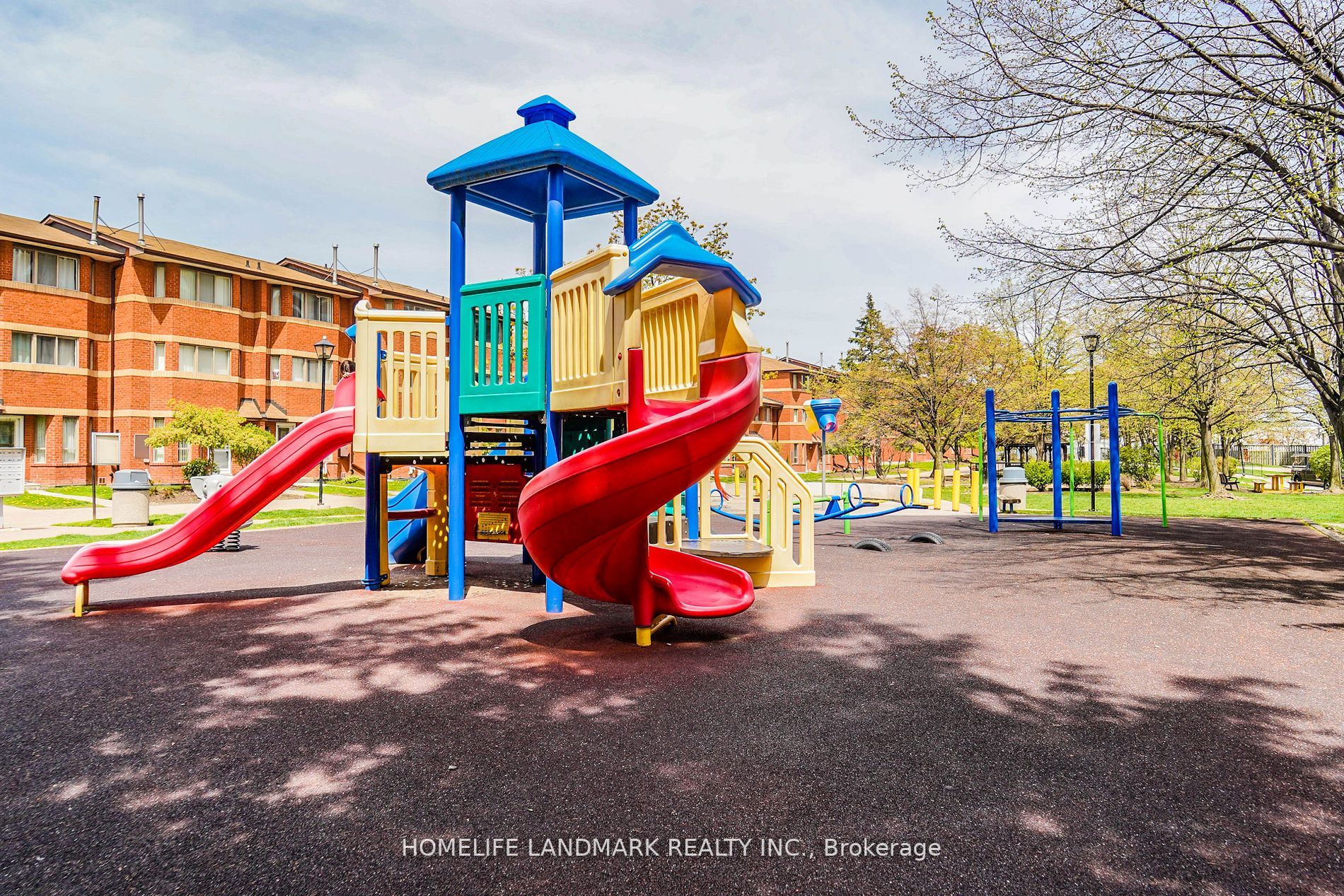 2466 Eglinton Ave E, #718