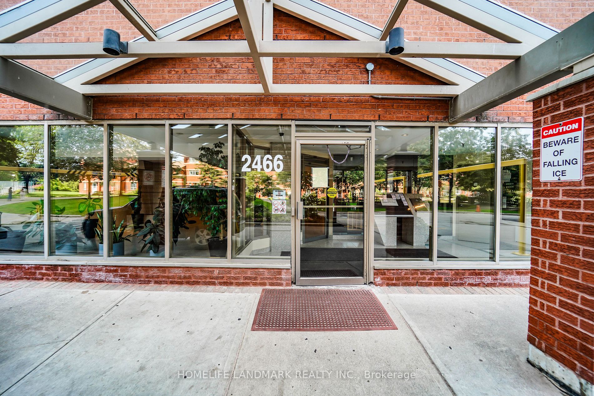 2466 Eglinton Ave E, #718