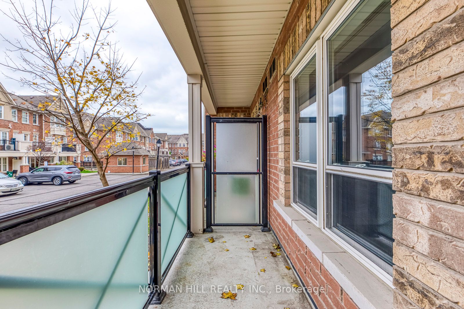 60 Mendelssohn St, #104