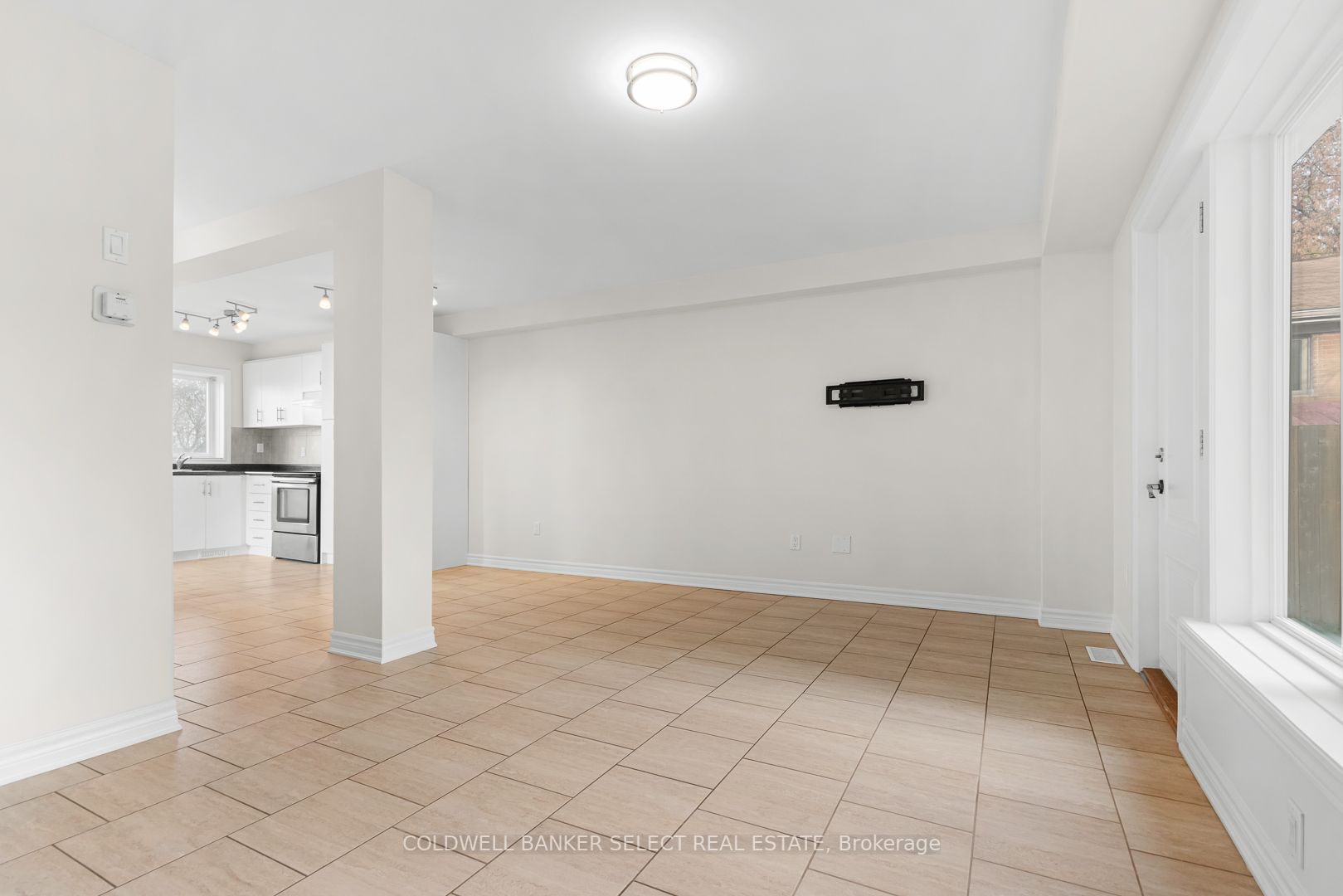 1 Autumn Ave, #7