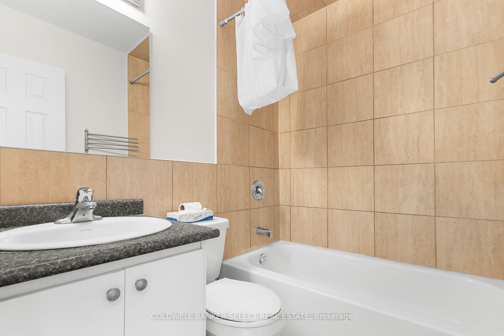 1 Autumn Ave, #7