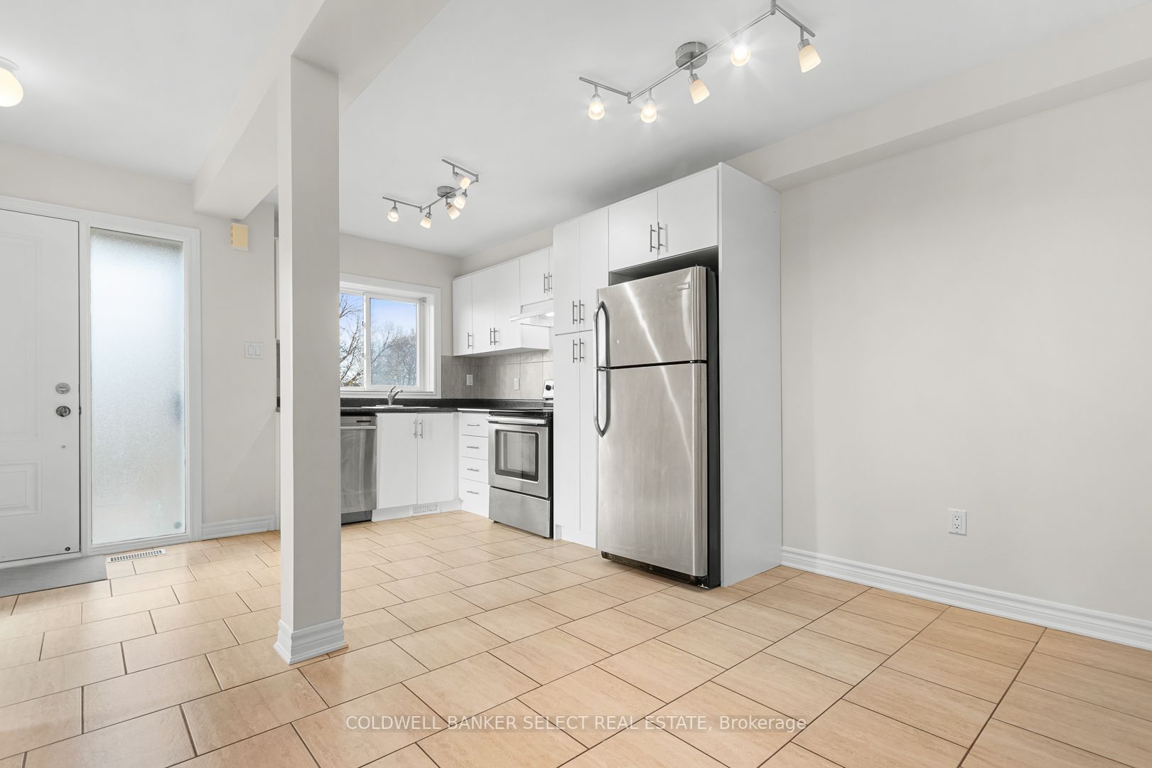 1 Autumn Ave, #7