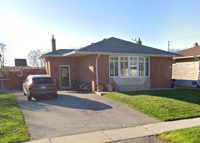 28 Chopin Ave, #Main