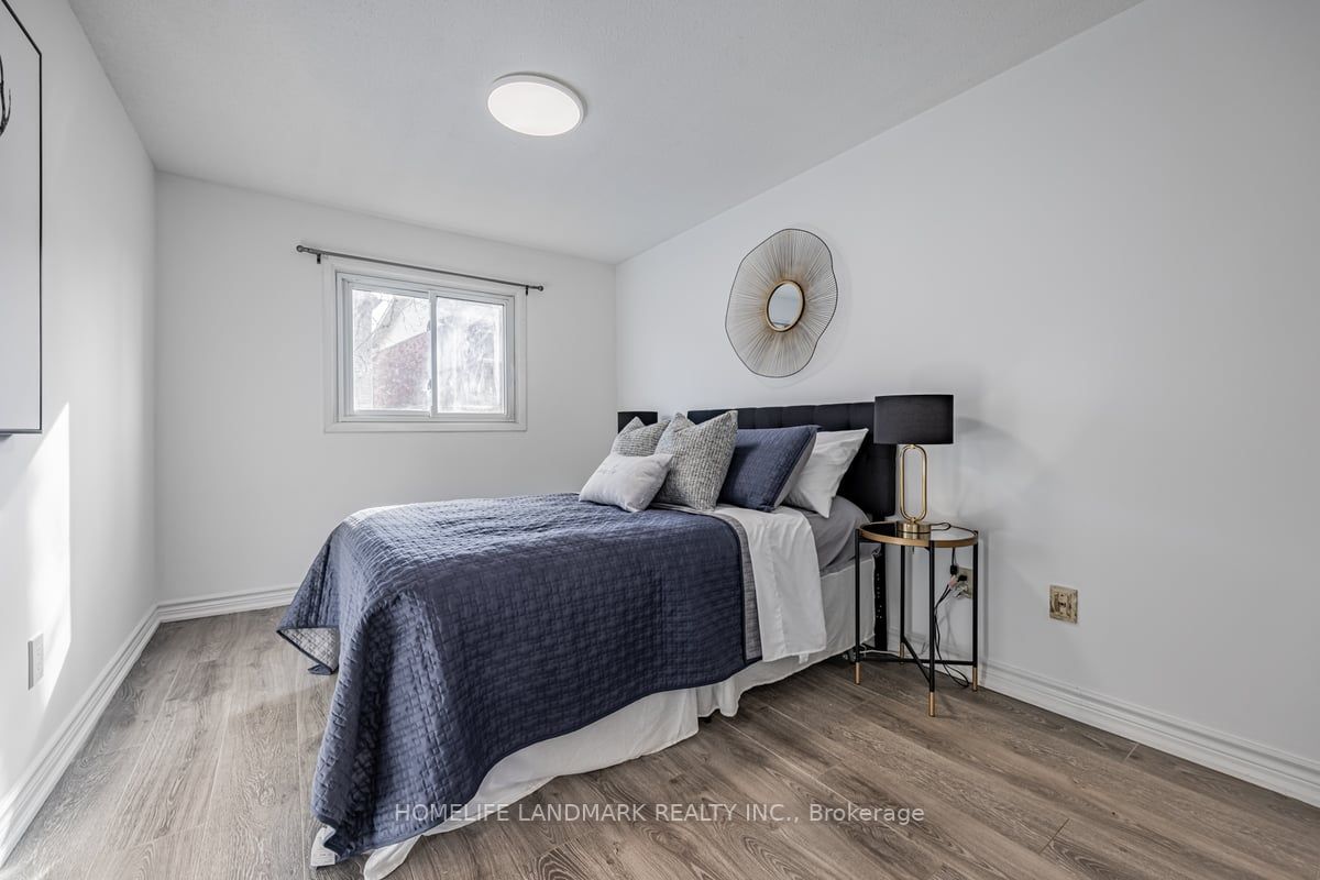 82 Carlingwood Crt