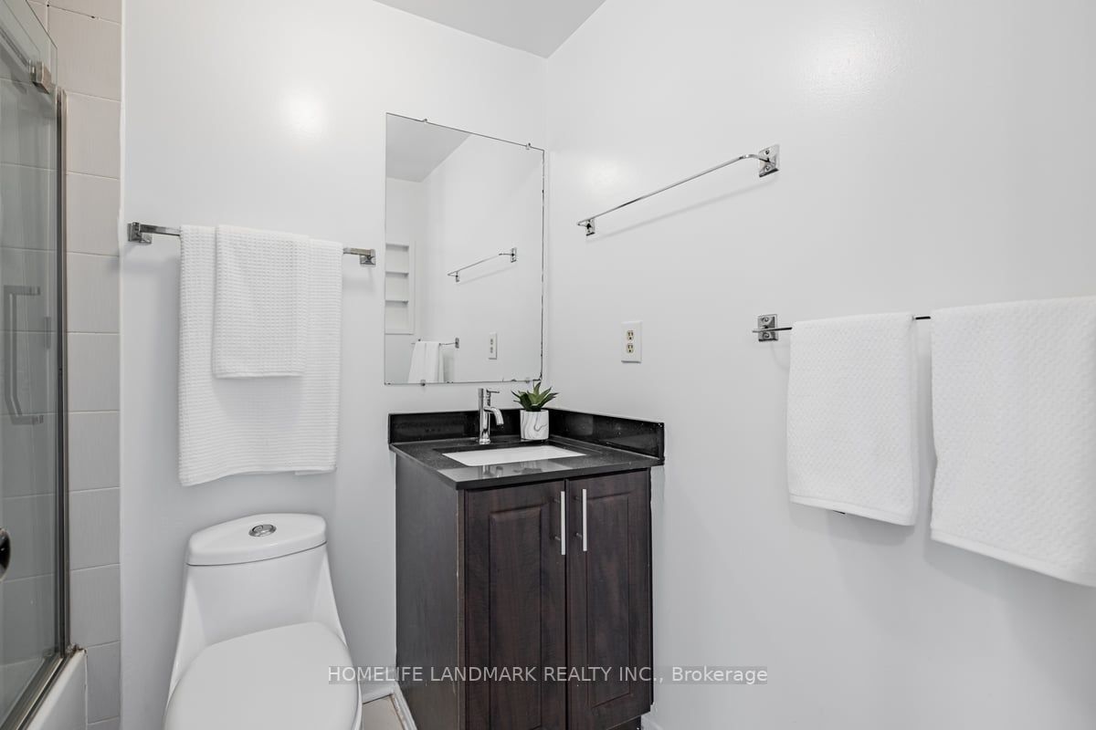 82 Carlingwood Crt