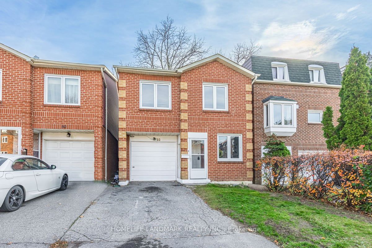 82 Carlingwood Crt