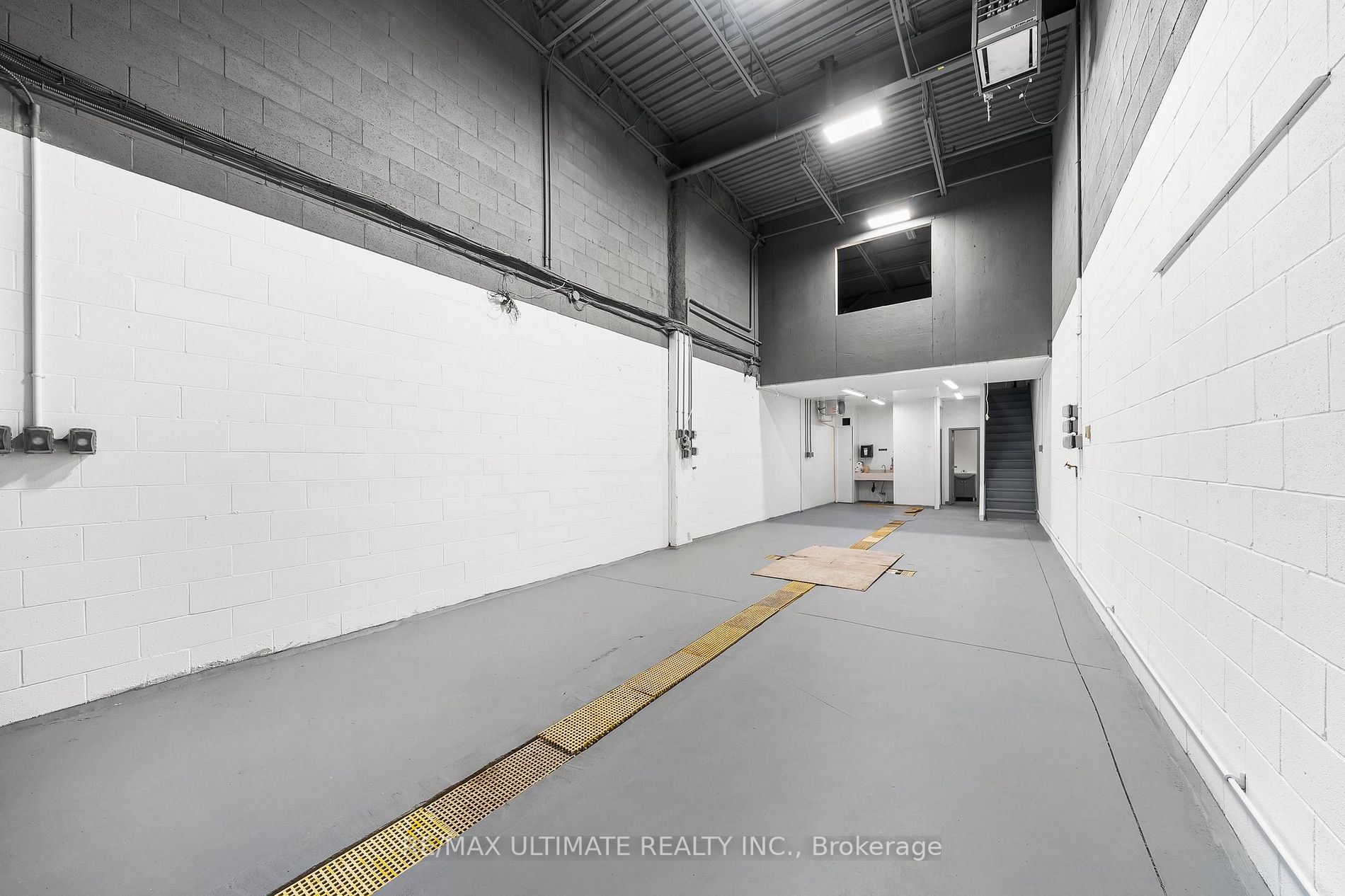 210 Silver Star Blvd, #823
