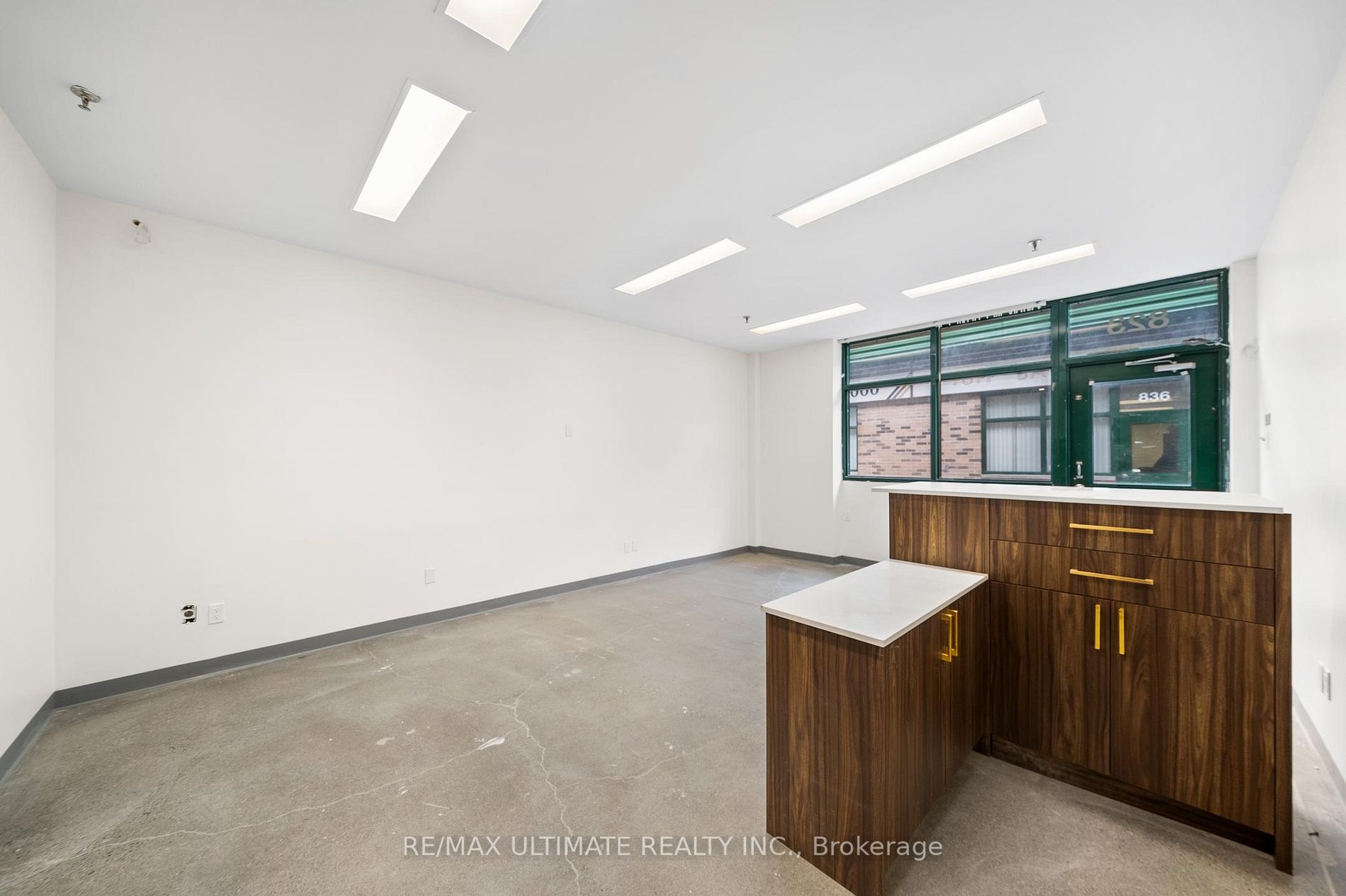 210 Silver Star Blvd, #823