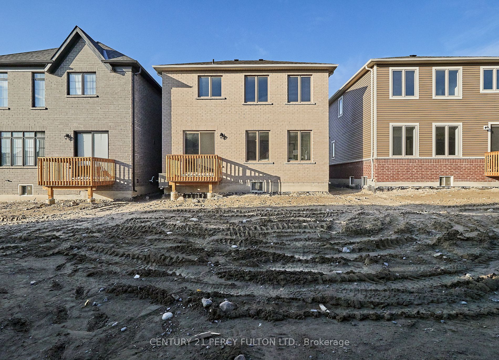 957 Lockie Dr