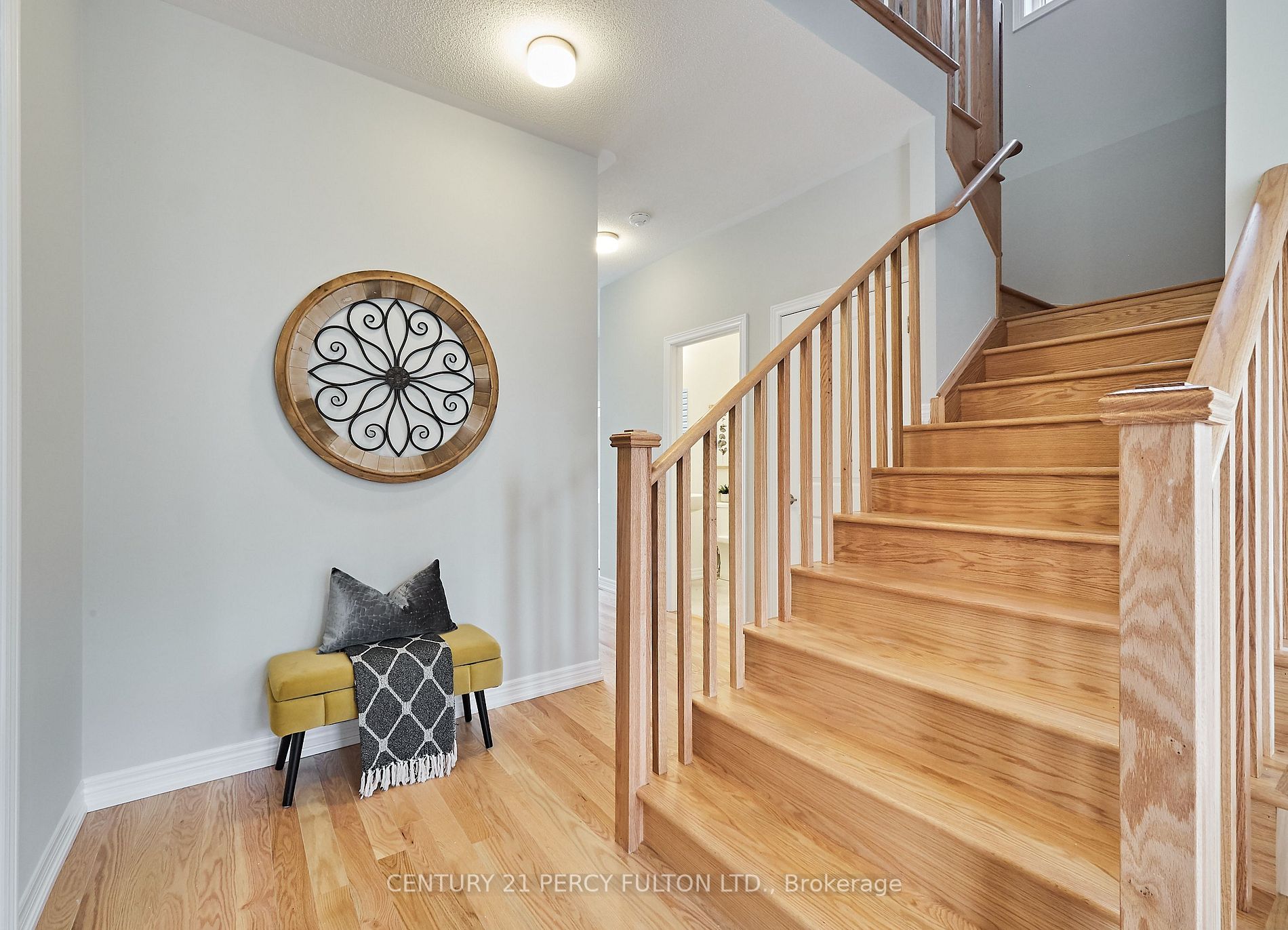 957 Lockie Dr