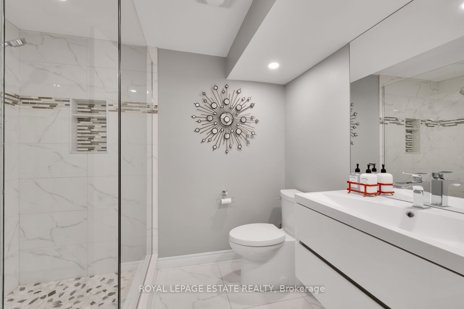 26 Lewin Cres