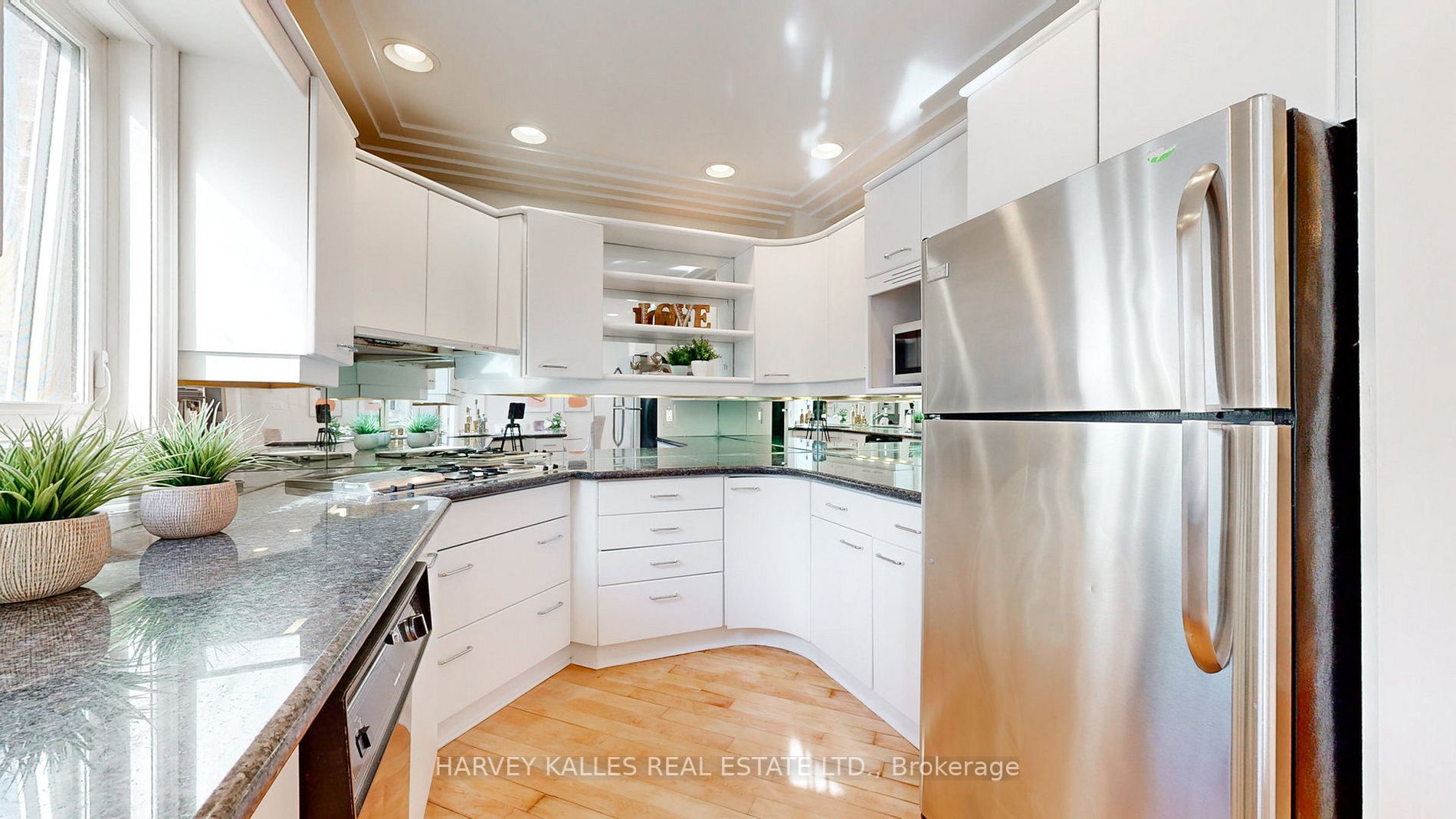 76 Rollo Dr