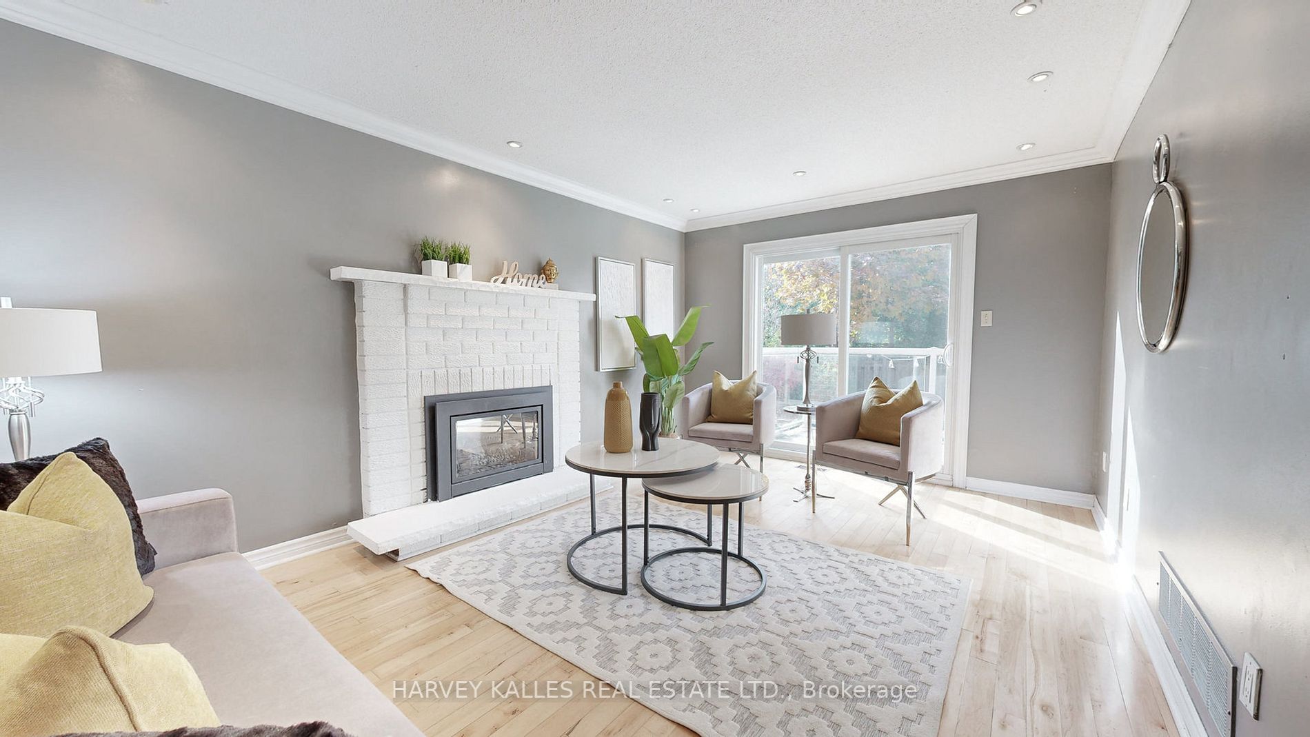 76 Rollo Dr
