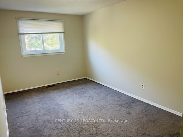 65 Bradstone Sq