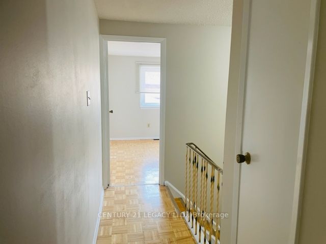 65 Bradstone Sq