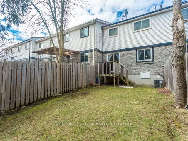 65 Bradstone Sq